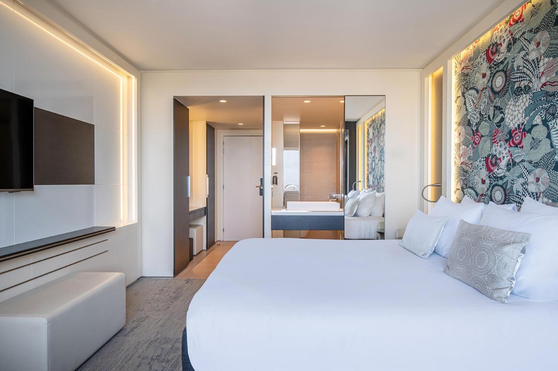 Hotel The 4*